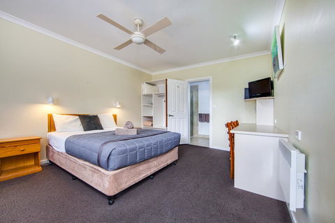 Wintersun Gardens Motel - Mackay Tourism 40