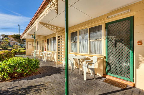 Wintersun Gardens Motel - Mackay Tourism 36