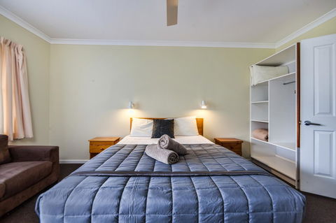 Wintersun Gardens Motel - Mackay Tourism 1