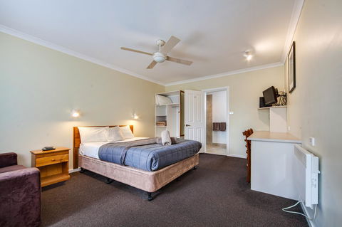 Wintersun Gardens Motel - Mackay Tourism 10