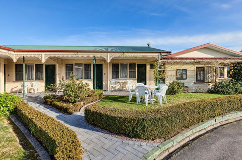 Wintersun Gardens Motel - Mackay Tourism 25