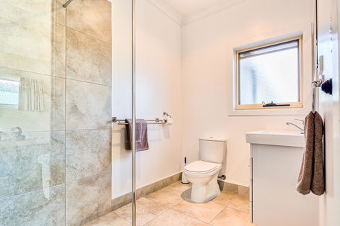 Wintersun Gardens Motel - Mackay Tourism 16