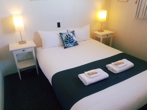 Ocean View Cottage - Mackay Tourism 5