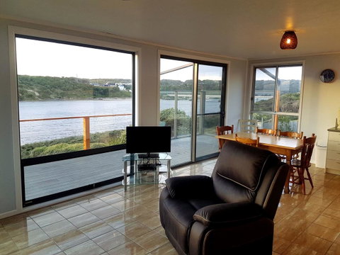Ocean View Cottage - Mackay Tourism 11