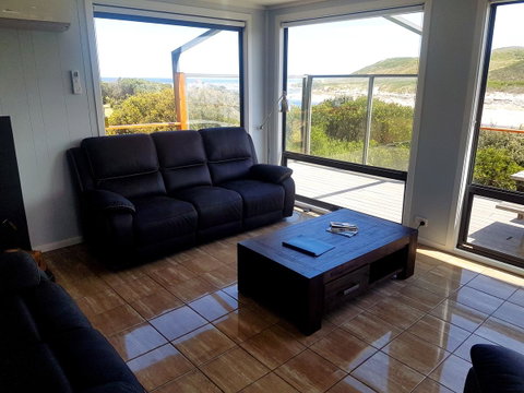 Ocean View Cottage - Mackay Tourism 1