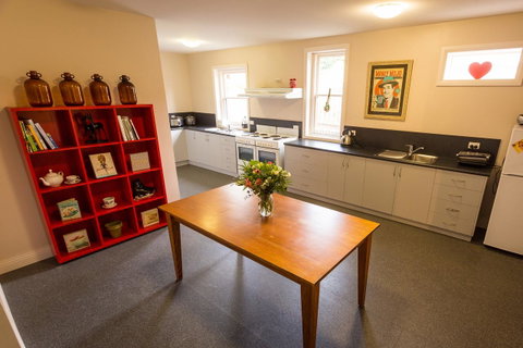 Montacute Boutique Bunkhouse - Mackay Tourism 7