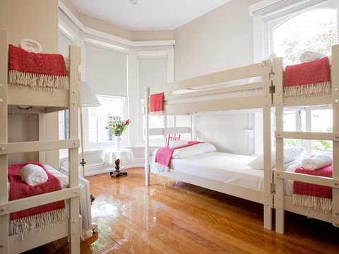 Montacute Boutique Bunkhouse - Mackay Tourism 4