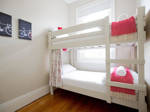 Montacute Boutique Bunkhouse - Mackay Tourism 5