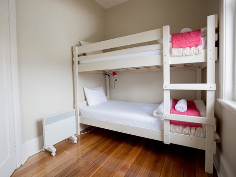 Montacute Boutique Bunkhouse - Mackay Tourism 12