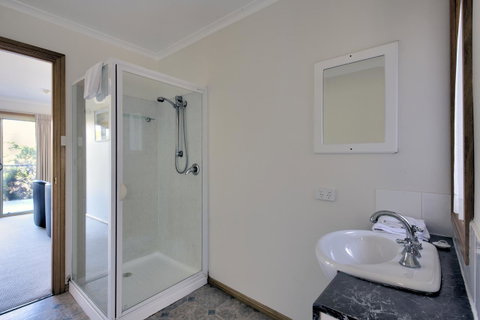 Freycinet Sanctuary 5 - Mackay Tourism 8