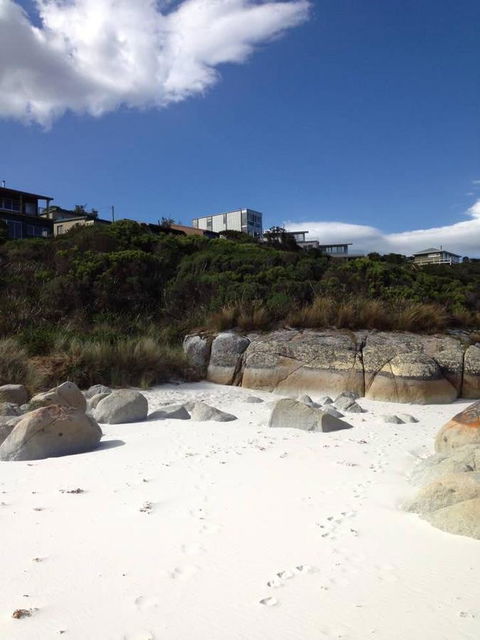 Holland House Bay Of Fires - Mackay Tourism 4