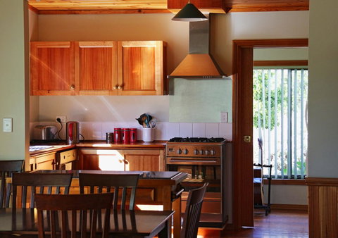 Hazards Beach House - Mackay Tourism 5
