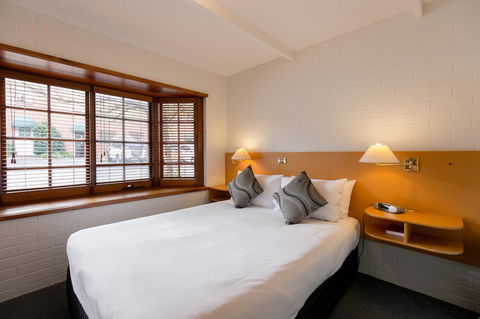 Bay Hotel Apartments - Mackay Tourism 1