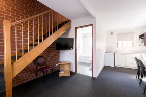 Bay Hotel Apartments - Mackay Tourism 7