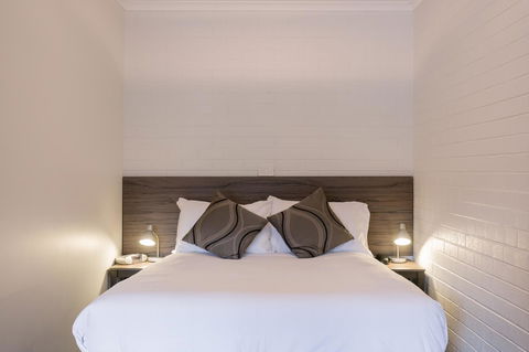 Bay Hotel Apartments - Mackay Tourism 25