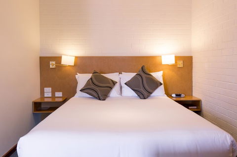 Bay Hotel Apartments - Mackay Tourism 35