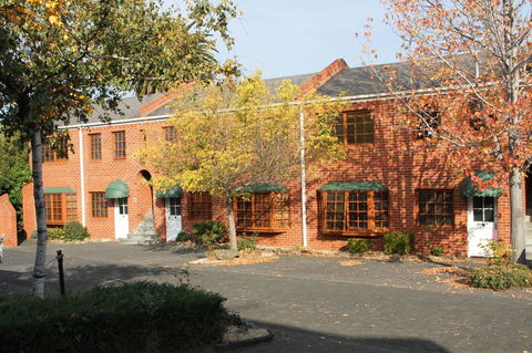 Bay Hotel Apartments - Mackay Tourism 26