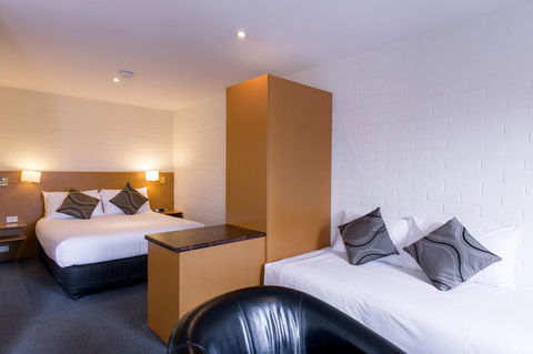 Bay Hotel Apartments - Mackay Tourism 13