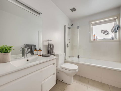 Marina View Apartment - Mackay Tourism 1