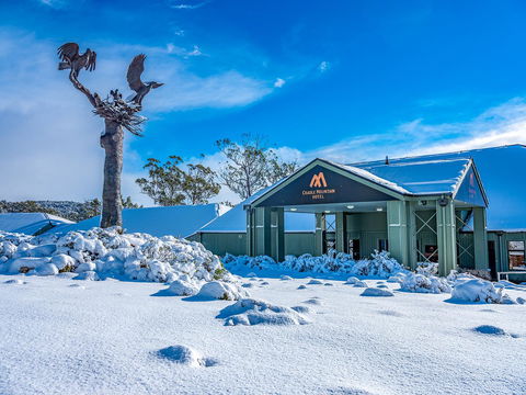 Cradle Mountain Hotel - Mackay Tourism 0