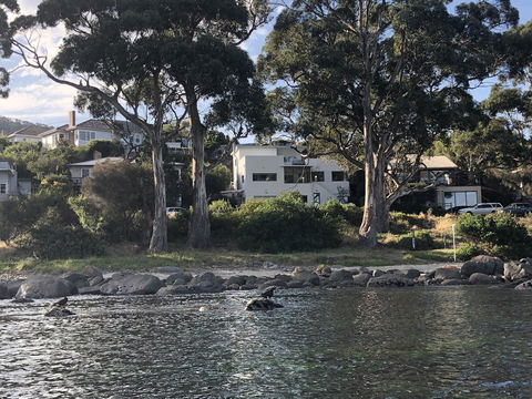 Beachside Taroona With Spa - Mackay Tourism 20