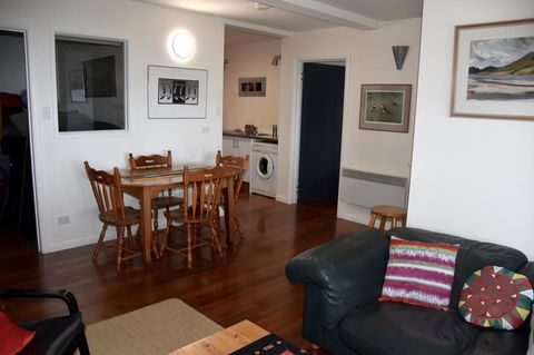 Beachside Taroona With Spa - Mackay Tourism 5
