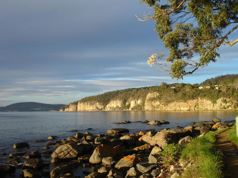 Beachside Taroona With Spa - Mackay Tourism 24