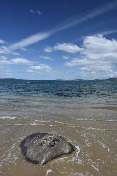 Beachside Taroona With Spa - Mackay Tourism 31