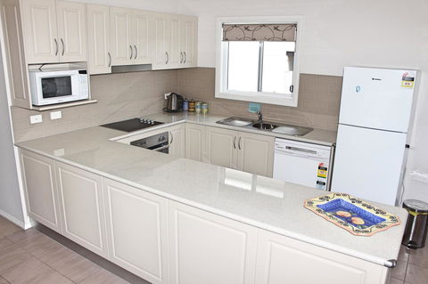 Front Row Beachfront - Mackay Tourism 5