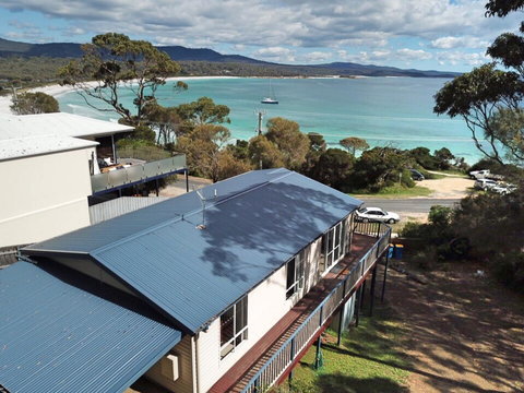 Front Row Beachfront - Mackay Tourism 1