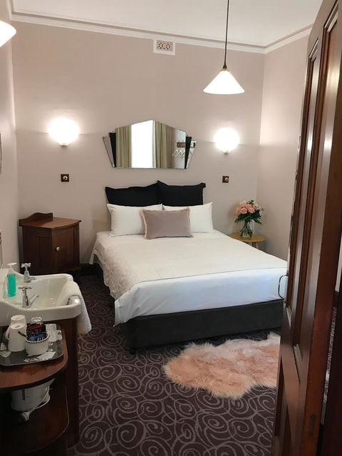 Astor Private Hotel - Mackay Tourism 1