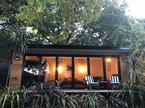 Studio SixA ... A Haven In The Heart Of Hobart - Mackay Tourism 0