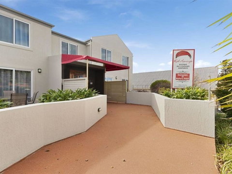 Battery Point Apartment With Car Park - Mackay Tourism 0
