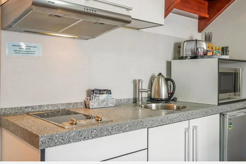 Battery Point Apartment With Car Park - Mackay Tourism 7