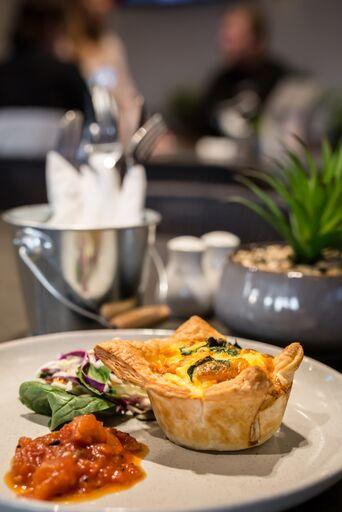 Shoreline Hotel - Mackay Tourism 6