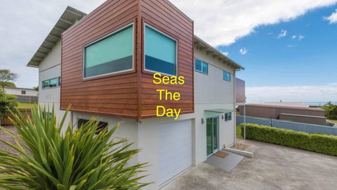Seas The Day - Seaside Getaway - Mackay Tourism 1