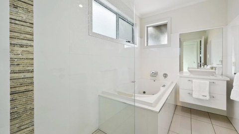 Seas The Day - Seaside Getaway - Mackay Tourism 3