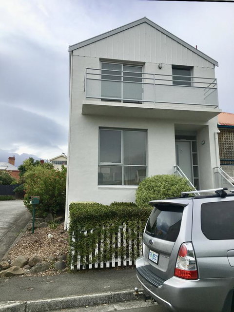 4 At 8 Townhouse Newcastle St - Mackay Tourism 13
