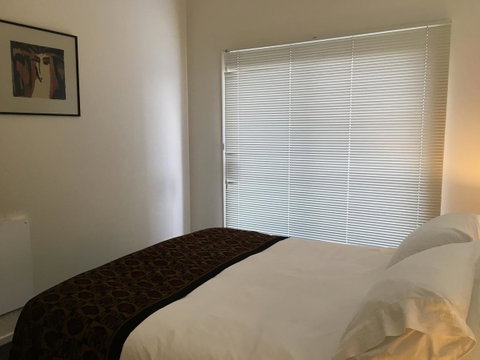 4 At 8 Townhouse Newcastle St - Mackay Tourism 6