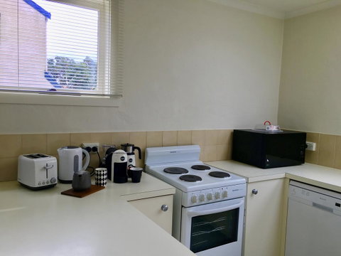 4 At 8 Townhouse Newcastle St - Mackay Tourism 4