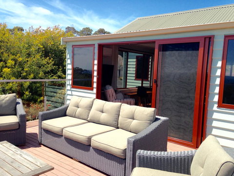 DOLPHIN LOOKOUT COTTAGE - Amazing Views Of The Bay Of Fires - Mackay Tourism 4