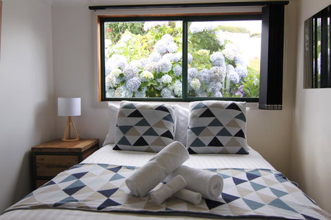 DOLPHIN LOOKOUT COTTAGE - Amazing Views Of The Bay Of Fires - Mackay Tourism 6