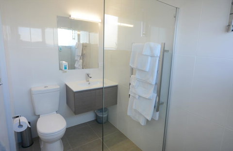 Bridge Hotel - Mackay Tourism 4