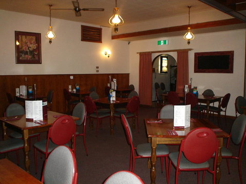 Bridge Hotel - Mackay Tourism 20