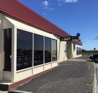 Regatta Point Tavern  Holiday Villas - Mackay Tourism