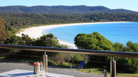 BAY OF FIRES ECO HUT Off Grid Experience At Binalong Bay - Mackay Tourism 13