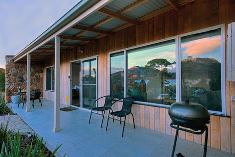 Freycinet Stone Studio 4 - Granite - Mackay Tourism 8