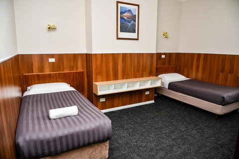 Hobart Tower Motel - Mackay Tourism 11