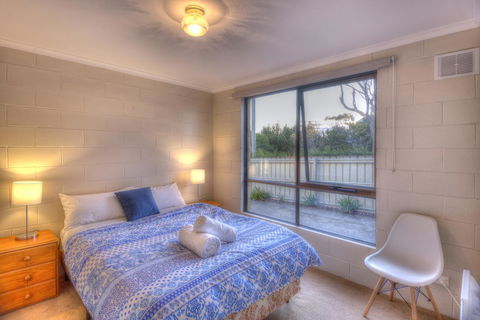 The Lookout ~ Large Family House With Views - Mackay Tourism 13