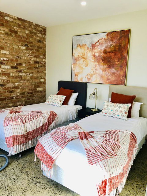 EMBRACING EVANDALE - Hosted By L'Abode Accommodation - Mackay Tourism 4